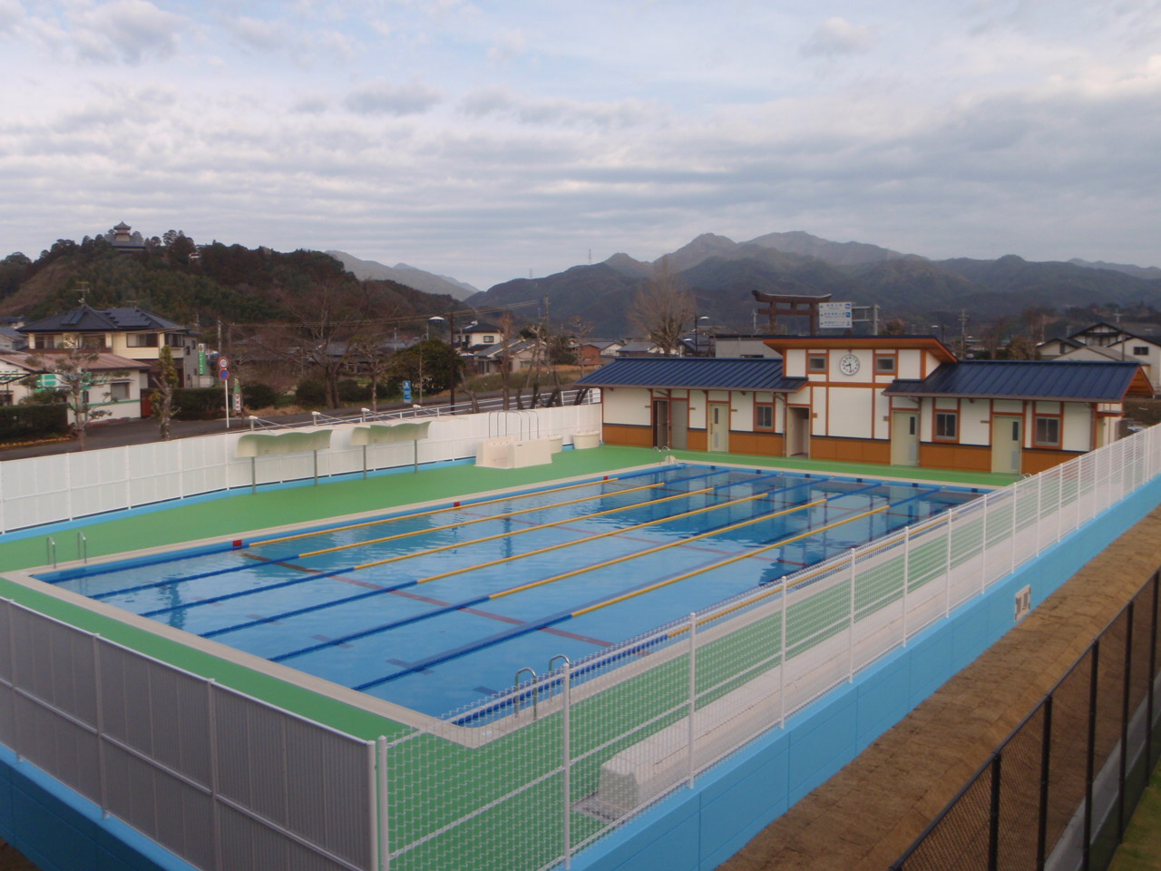 綾中学校 プールの写真